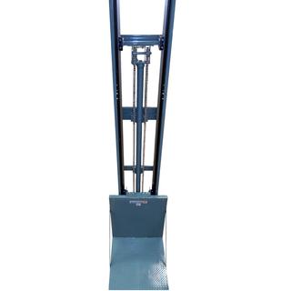 LIFT FOR GOODS WITH GUIDE RAILS